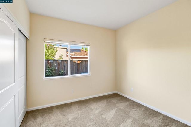 220 Valley Glen Ln, Martinez, CA 94553