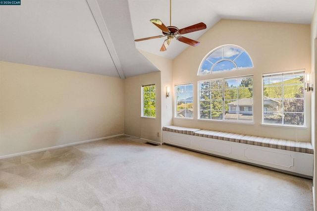 220 Valley Glen Ln, Martinez, CA 94553