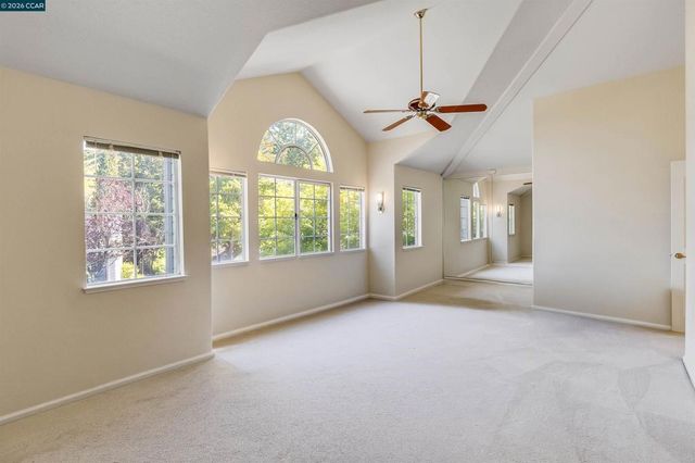 220 Valley Glen Ln, Martinez, CA 94553
