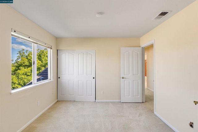 220 Valley Glen Ln, Martinez, CA 94553