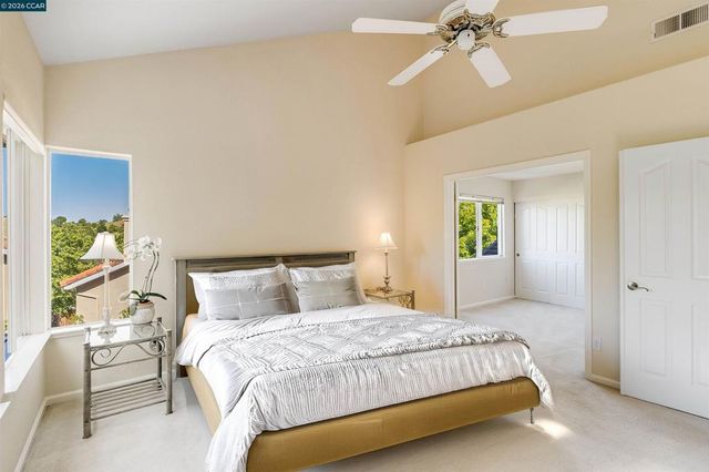 220 Valley Glen Ln, Martinez, CA 94553