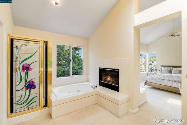 220 Valley Glen Ln, Martinez, CA 94553