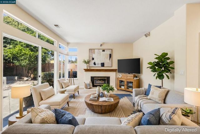 220 Valley Glen Ln, Martinez, CA 94553