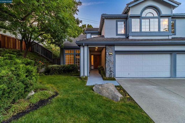 220 Valley Glen Ln, Martinez, CA 94553