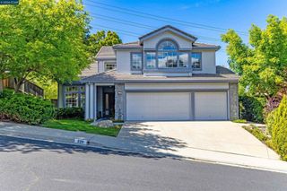 220 Valley Glen Ln, Martinez, CA 94553