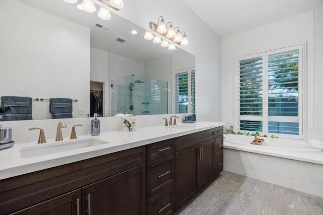 1941 Estancia Place, Escondido, CA 92029