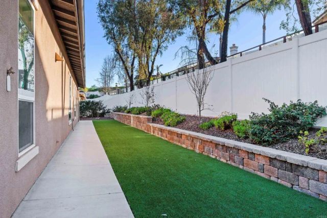 1941 Estancia Place, Escondido, CA 92029