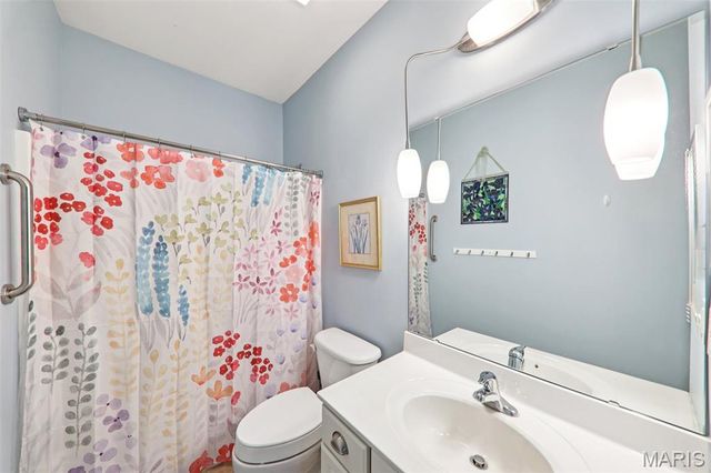 2408 N Larksong Drive, Wildwood, MO 63040