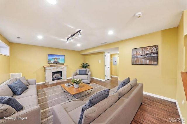 2408 N Larksong Drive, Wildwood, MO 63040