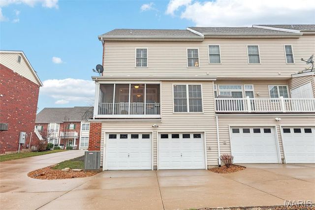 2408 N Larksong Drive, Wildwood, MO 63040