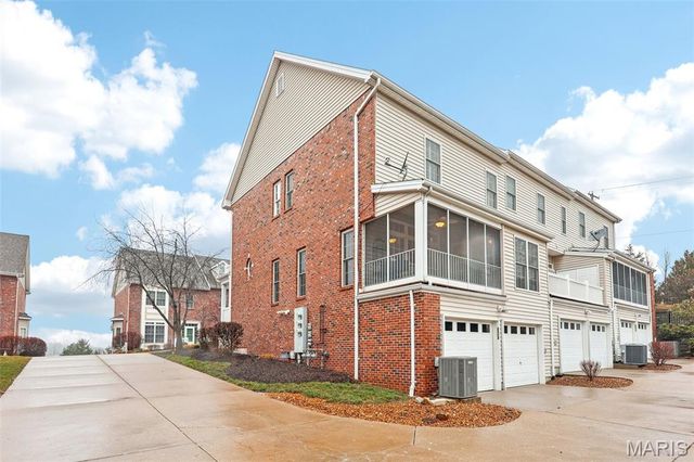 2408 N Larksong Drive, Wildwood, MO 63040