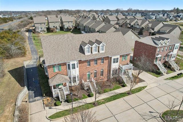 2408 N Larksong Drive, Wildwood, MO 63040