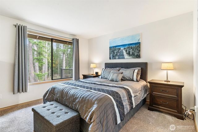22934 SE 37th St, Sammamish, WA 98075