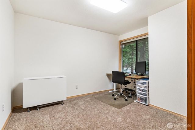 22934 SE 37th St, Sammamish, WA 98075