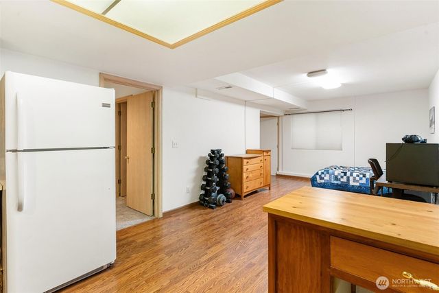 22934 SE 37th St, Sammamish, WA 98075
