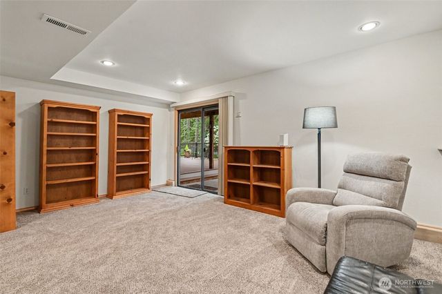 22934 SE 37th St, Sammamish, WA 98075