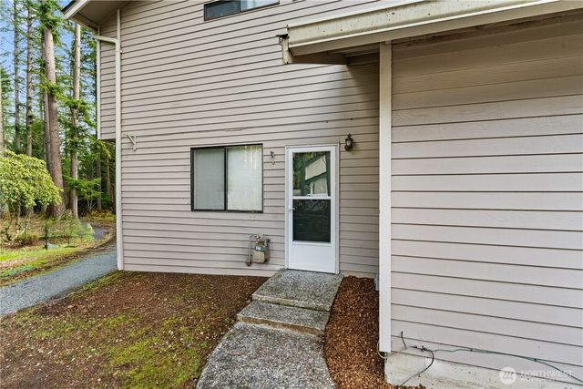 22934 SE 37th St, Sammamish, WA 98075