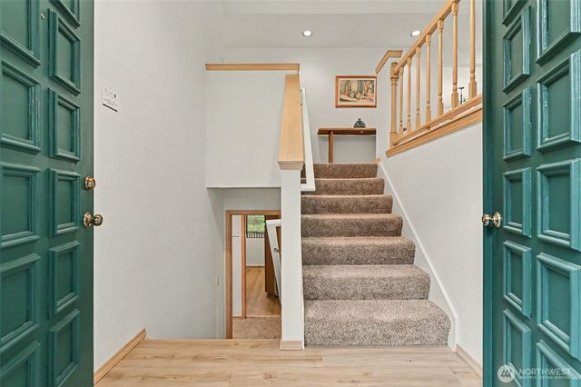 22934 SE 37th St, Sammamish, WA 98075