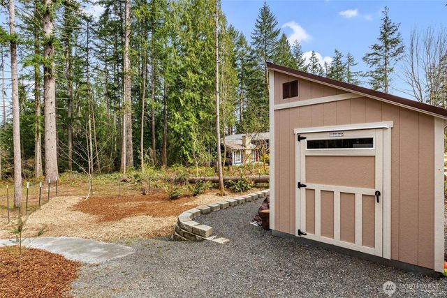 22934 SE 37th St, Sammamish, WA 98075