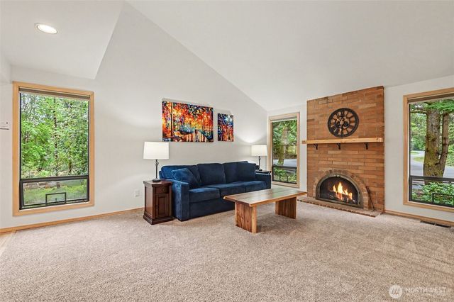 22934 SE 37th St, Sammamish, WA 98075