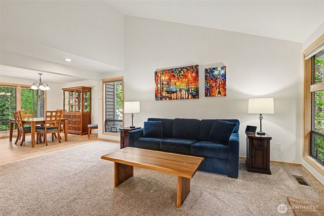 22934 SE 37th St, Sammamish, WA 98075
