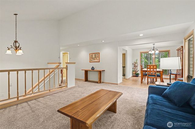 22934 SE 37th St, Sammamish, WA 98075