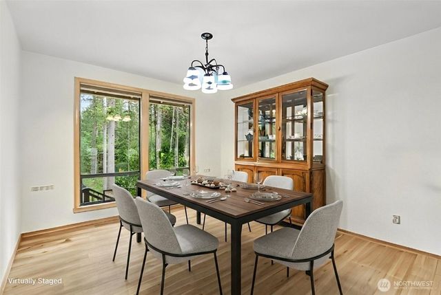 22934 SE 37th St, Sammamish, WA 98075