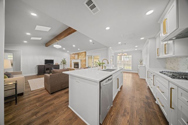 2904 Hunters Creek Place, Plano, TX 75075