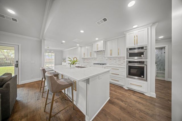 2904 Hunters Creek Place, Plano, TX 75075