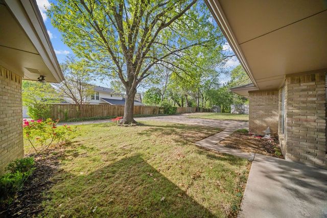 2904 Hunters Creek Place, Plano, TX 75075