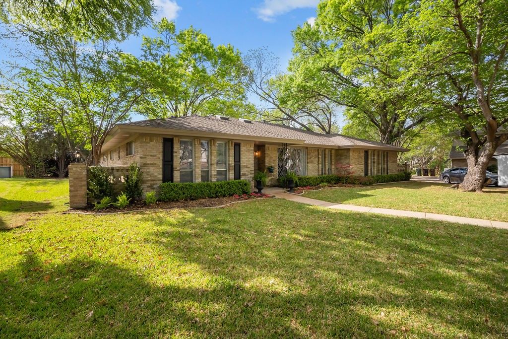 2904 Hunters Creek Place, Plano, TX 75075