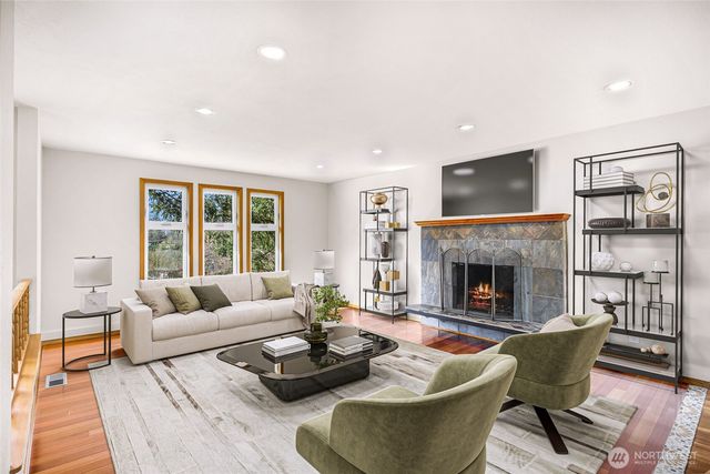 2832 St Clair, Bellingham, WA 98226