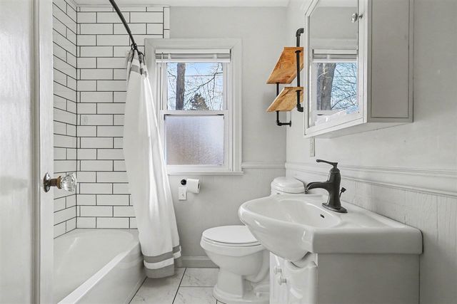 631 N Linden Street, Marshall, MI 49068