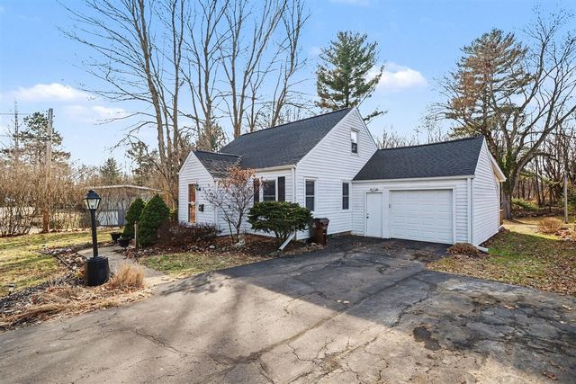 631 N Linden Street, Marshall, MI 49068