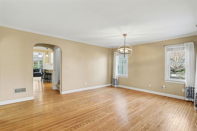 631 N Linden Street, Marshall, MI 49068