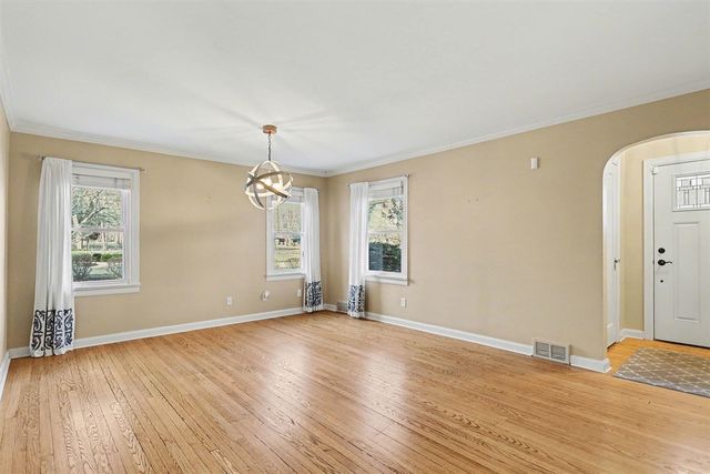 631 N Linden Street, Marshall, MI 49068