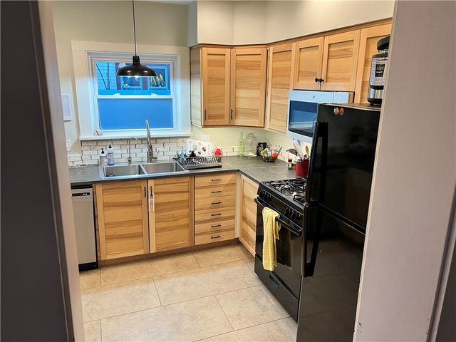 4 E Ridge Ave, Greenville Boro, PA 16125