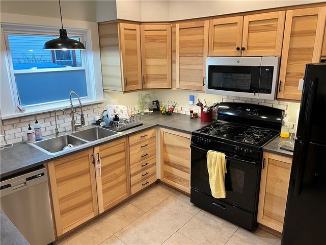 4 E Ridge Ave, Greenville Boro, PA 16125