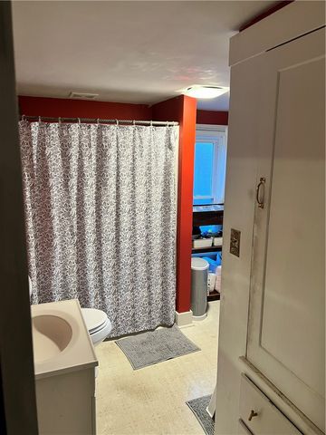 4 E Ridge Ave, Greenville Boro, PA 16125