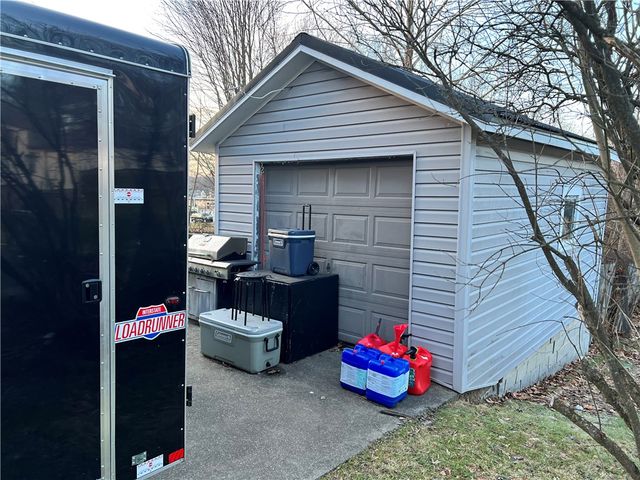 4 E Ridge Ave, Greenville Boro, PA 16125