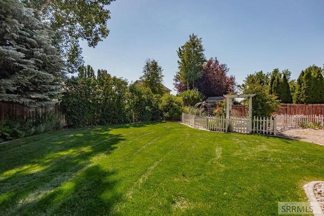 1184 Shadow Mountain Court, Idaho Falls, ID 83404