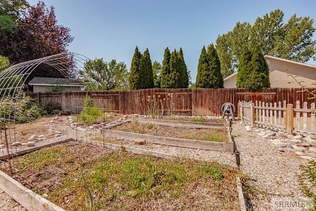 1184 Shadow Mountain Court, Idaho Falls, ID 83404