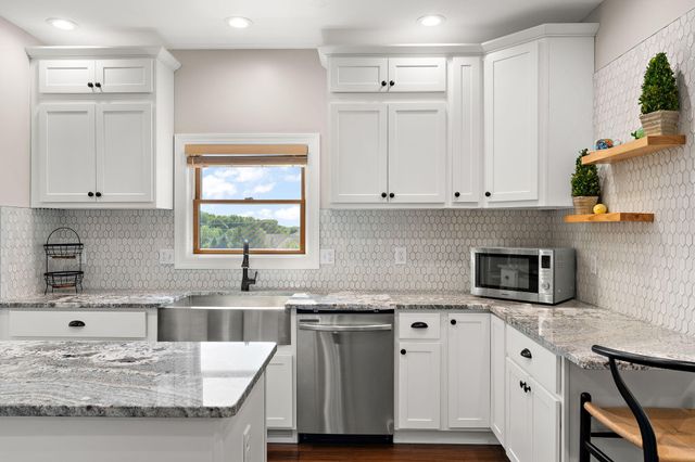2656 Mariestad Drive, Valparaiso, IN 46385