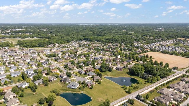 2656 Mariestad Drive, Valparaiso, IN 46385