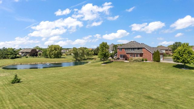 2656 Mariestad Drive, Valparaiso, IN 46385