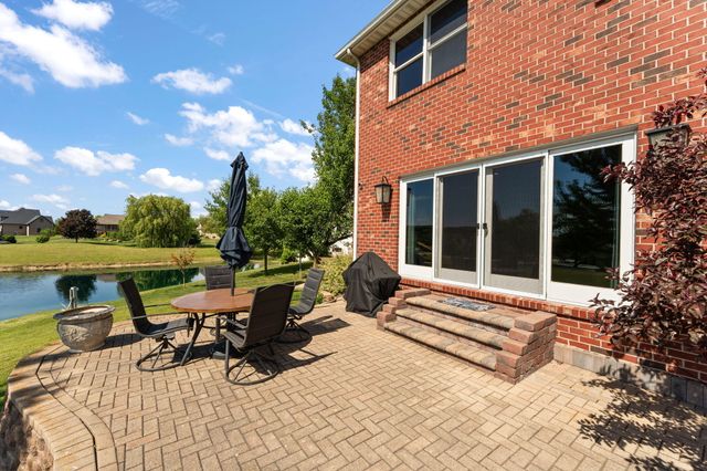 2656 Mariestad Drive, Valparaiso, IN 46385