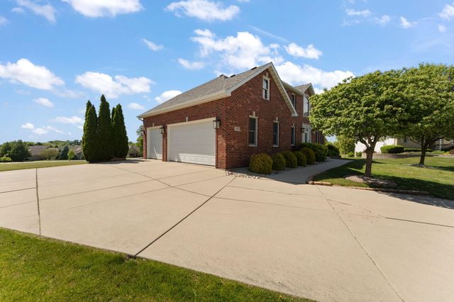 2656 Mariestad Drive, Valparaiso, IN 46385