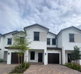 247 SW 159th Pl, Pembroke Pines, FL 33027