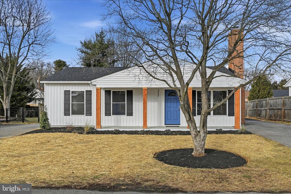 217 MYRTLE AVE, Winchester, VA 22601