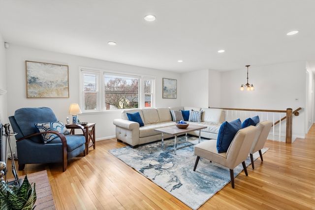 43 Lanewood Ave, Framingham, MA 01701